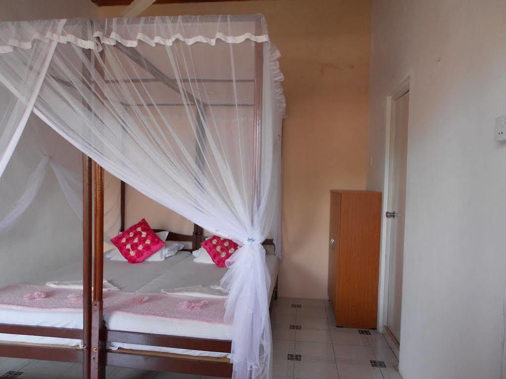 Wijenayake'S - Beach Haven Guest House - Galle Fort Eksteriør billede
